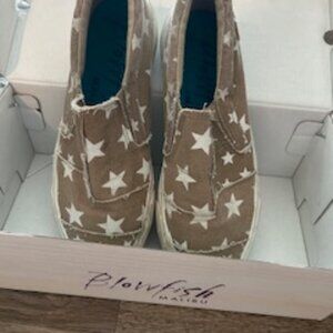 STAR canvas slip on